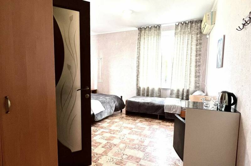 Номер Комфорт «Рубин» комната с удобствами