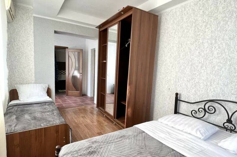 Номер Комфорт «Аметист» комната с 2-мя зонами