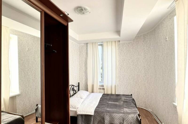 Номер Комфорт «Аметист» комната с 2-мя зонами