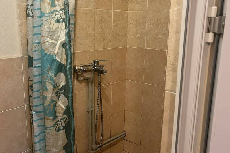 Номер с удобствами на 2−3 человека