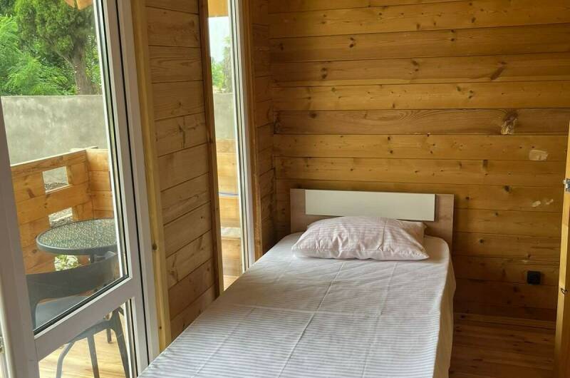 Трехместный домик