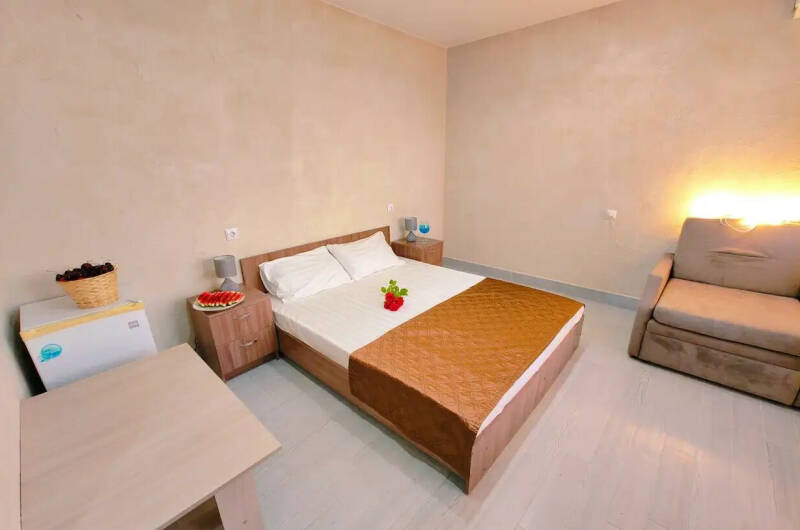 Трехместный «Комфорт» с балконом, вид на бассейн