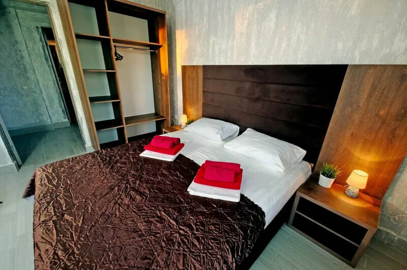 Двухкомнатный номер «Люкс» (6-ти местный)