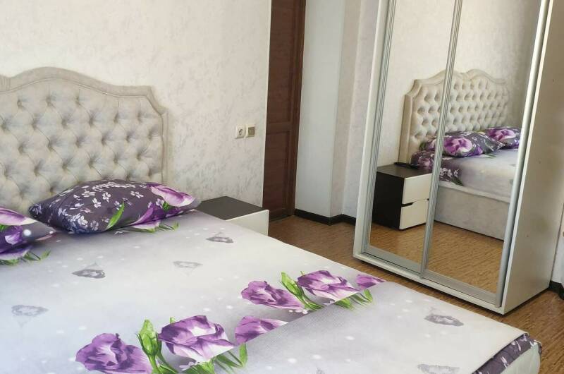 Двухкомнатный с личной кухней