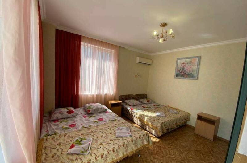 4-х местный номер с видом на Генуэзскую крепость