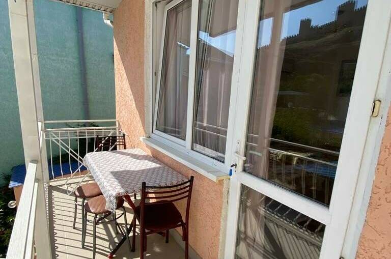 4-х местный номер с видом на Генуэзскую крепость