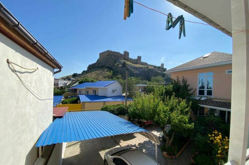 4-х местный номер с видом на Генуэзскую крепость