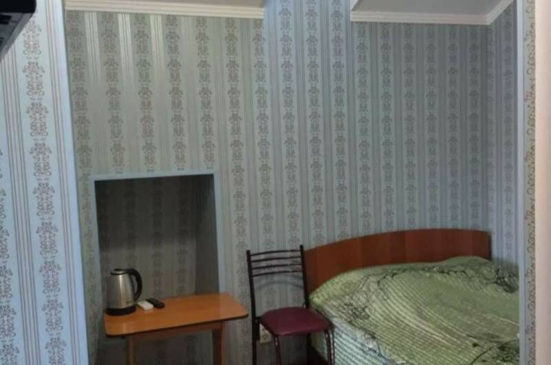 Трёхместная комната с удобствами