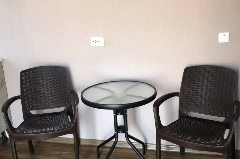 Двухместный номер с цветным потолком