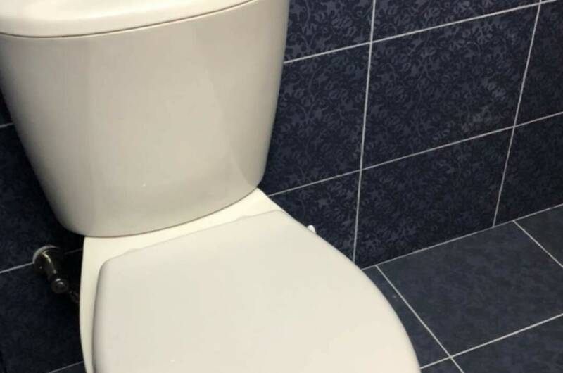 Серые обои. Крыша Массандра