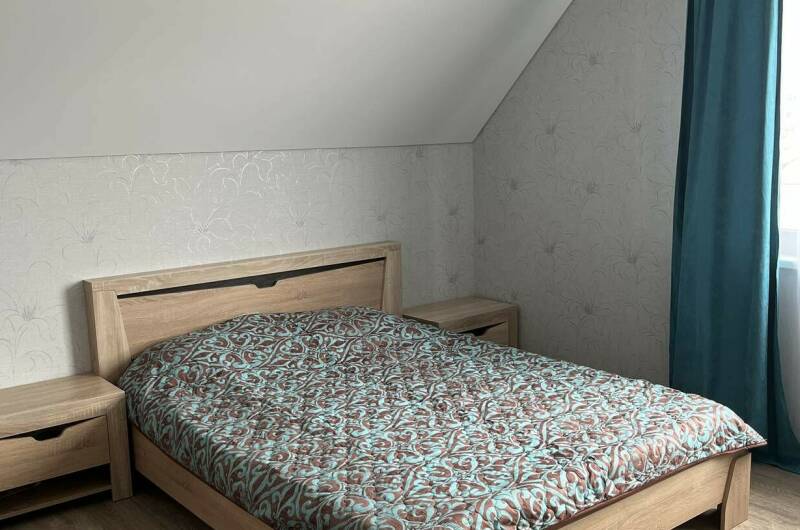 Серые обои. Крыша Массандра