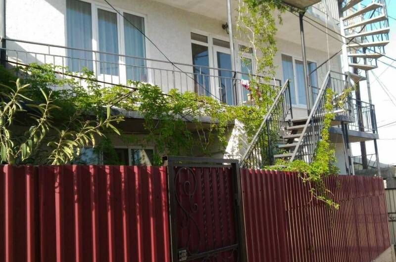 Третий этаж с видом на море 4х местный