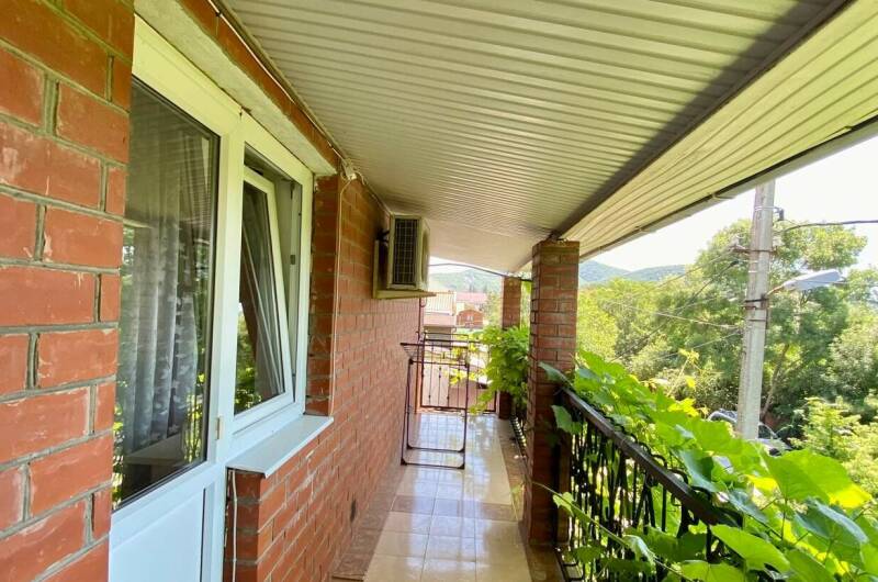 Эконом 3-х местный с балконом, 2 этаж