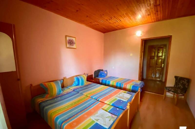 Эконом 3-х местный с балконом, 2 этаж