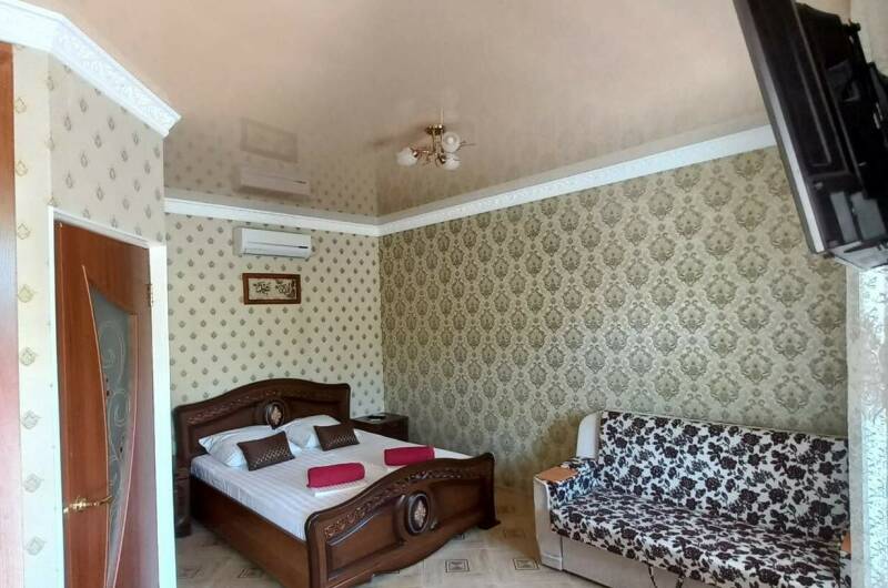 Номер «Комфорт» на первом этаже на 2−4 чел