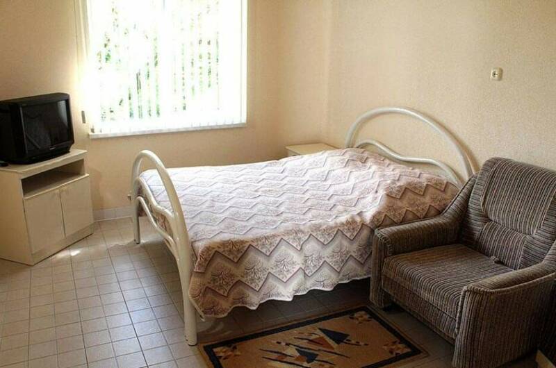 Комната 3 с кухней и балконом