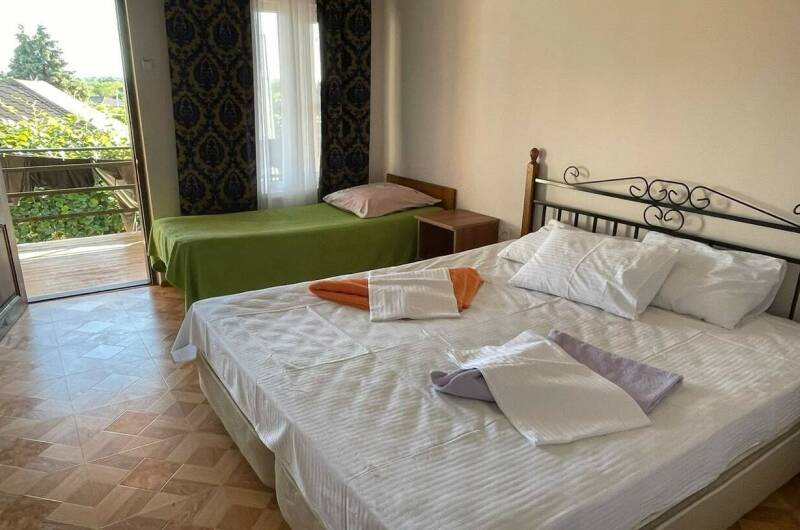 Трехместный номер «Стандарт» с балконом