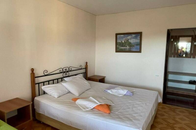 Трехместный номер «Стандарт» с балконом