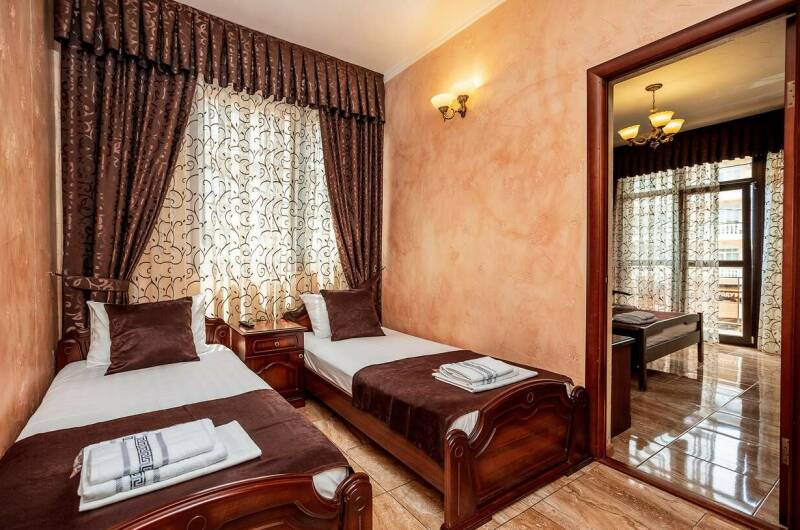 2-х комнатный (Черноморская 1)