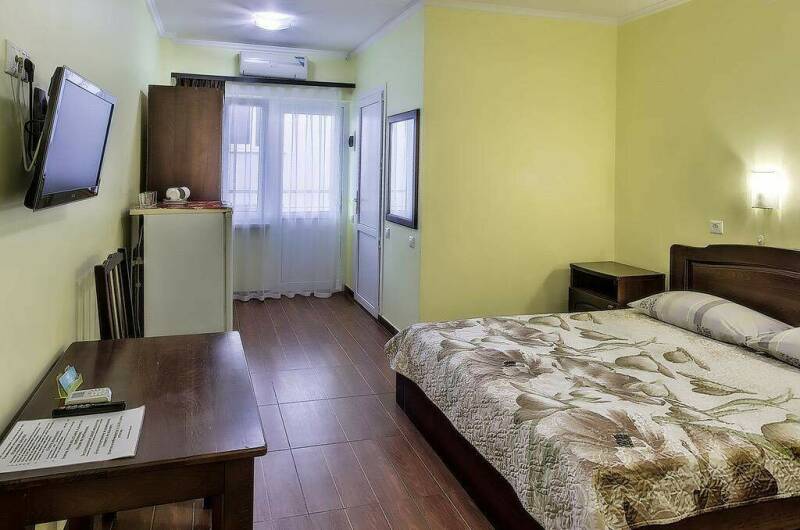 Трехместный номер с видом на море и общим балконом