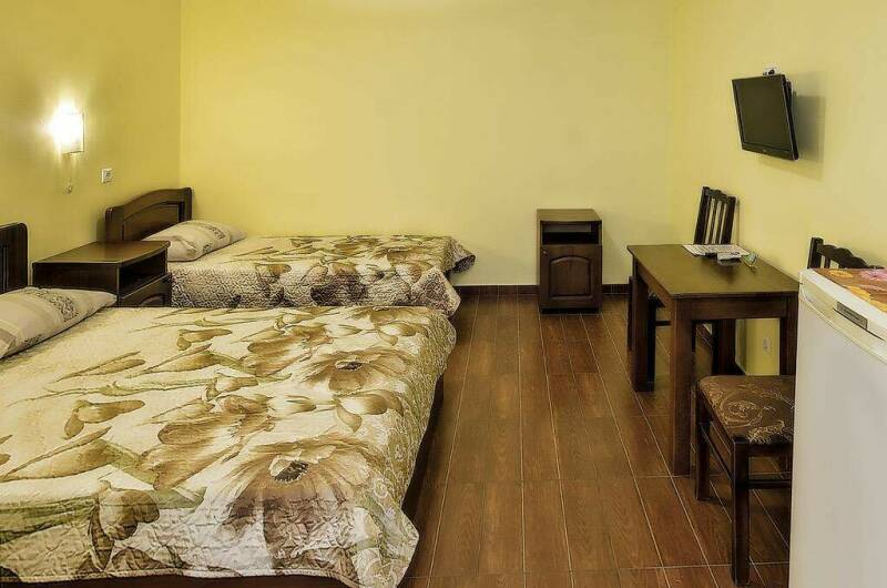 Трехместный номер с видом на море и общим балконом