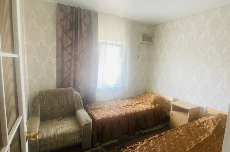 Номер от 4−6 человек