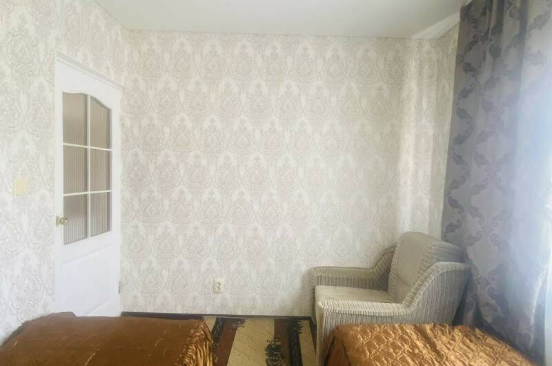 Номер от 4−6 человек