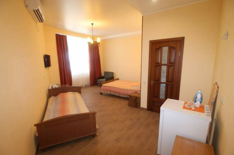 № 7 с видом на море