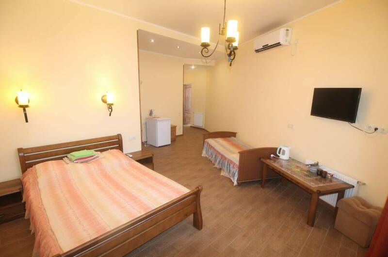 № 7 с видом на море