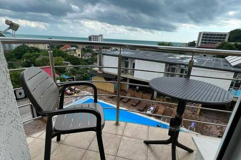 Пятиместный люкс с двумя балконами и видом на море