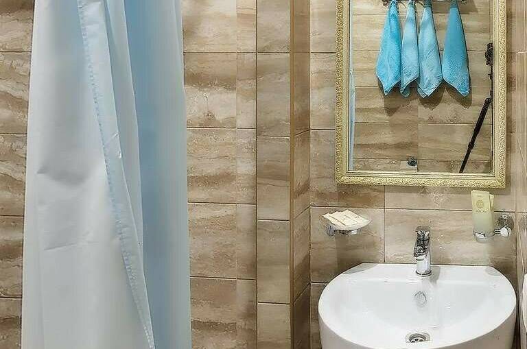 Двухкомнатный шестиместный люкс с балконом