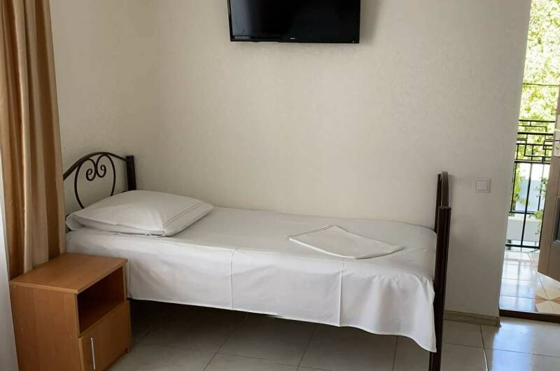 Трёхместный номер с видом на море