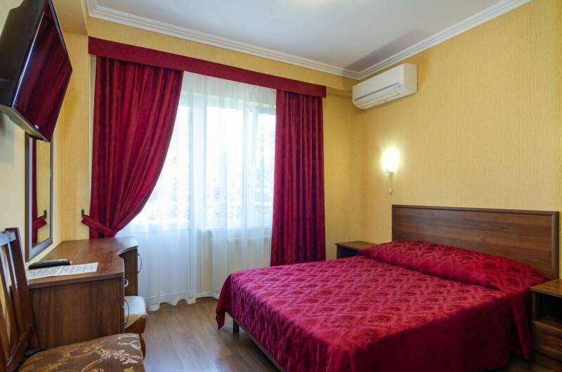 Двухкомнатный четырехместный люкс с балконами