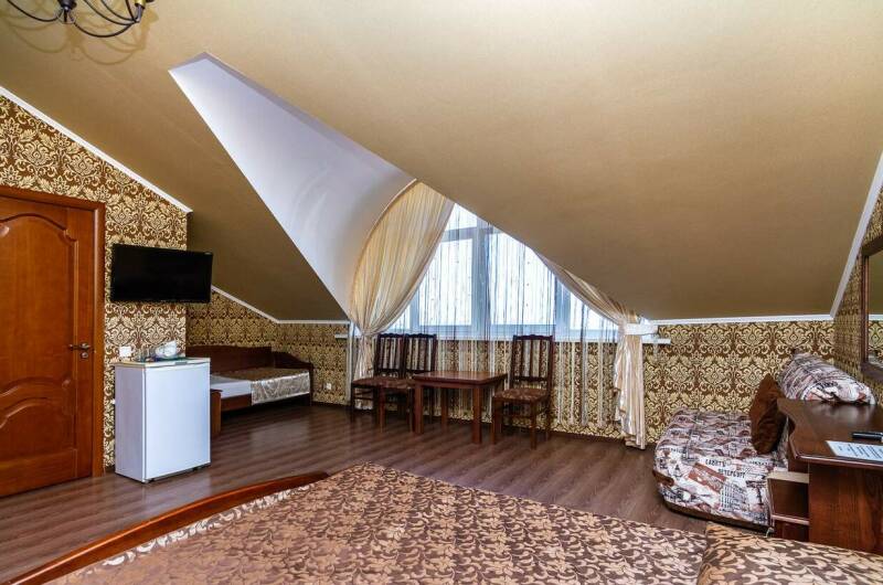 Однокомнатный пятиместный номер с видом на море