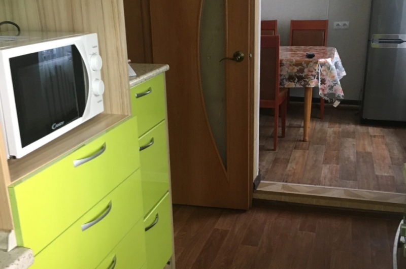 Апартаменты 3-х комнатный с кухней