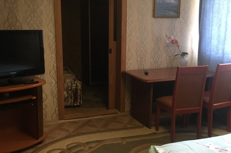 Апартаменты 3-х комнатный с кухней