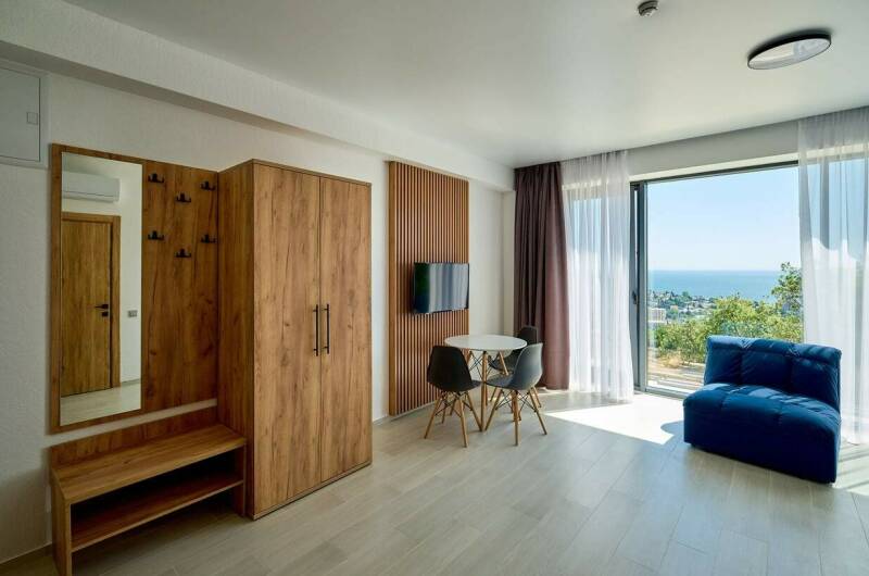 Апартамент-студия с видом на море 03