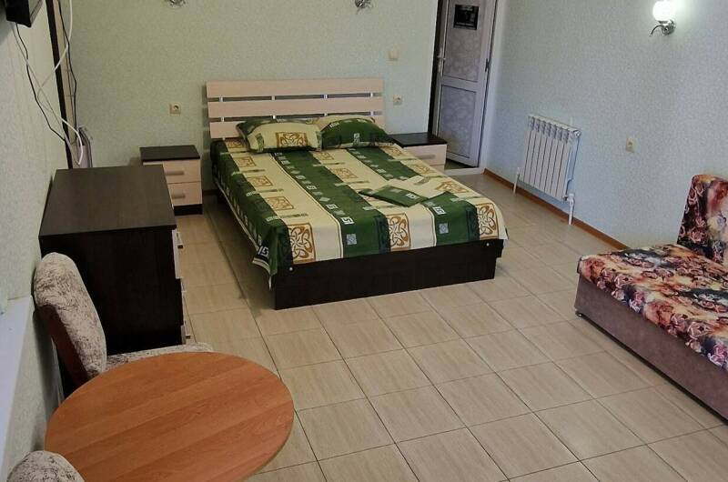 «Четырехместный «стандартный номер с удобствами