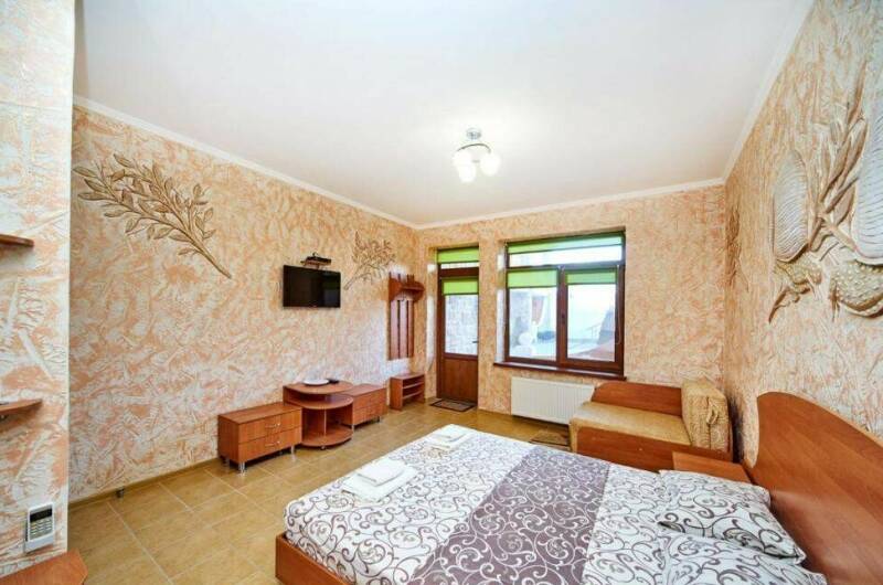 3-местная комната с видом на бассейн