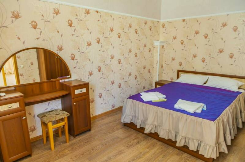 Двухкомнатный «Люкс» с мини кухней