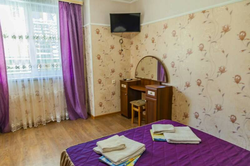 Двухкомнатный «Люкс» с мини кухней