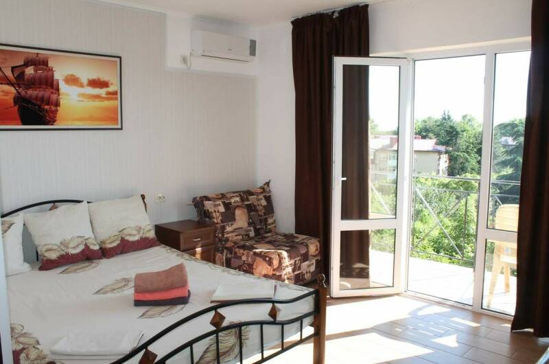 Стандарт на 2,3,4 человека с балконом