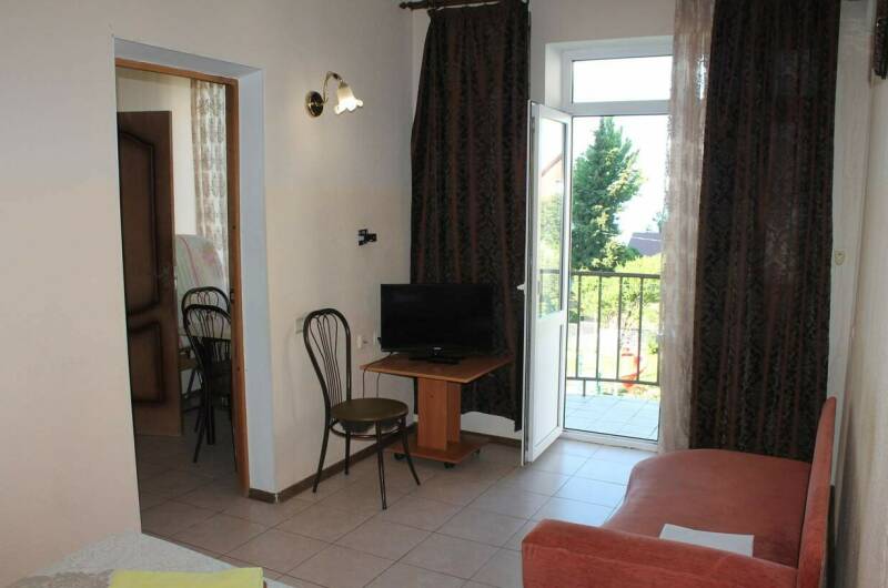 № 4 «Номер на 2−3 человека с балконом на море»