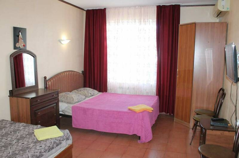 № 2 «Номер на 3−4 человека без балкона »