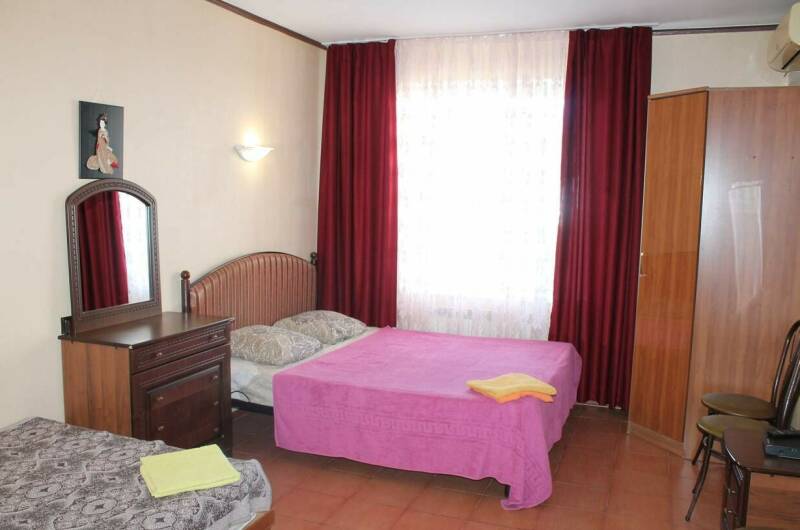 № 2 «Номер на 3−4 человека без балкона »