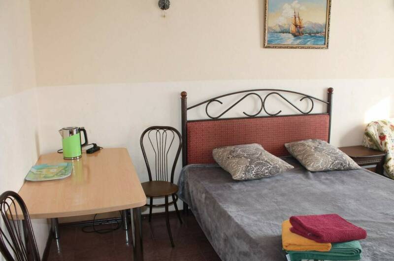 № 5 «Номер на 3−4 человека без балкона»