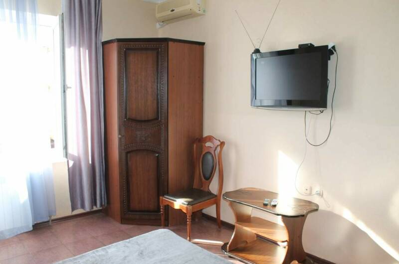 № 5 «Номер на 3−4 человека без балкона»