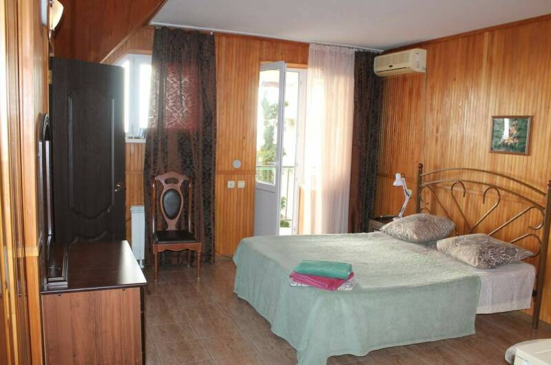 № 7 «Номер на 3−4 человека с балконом на море»