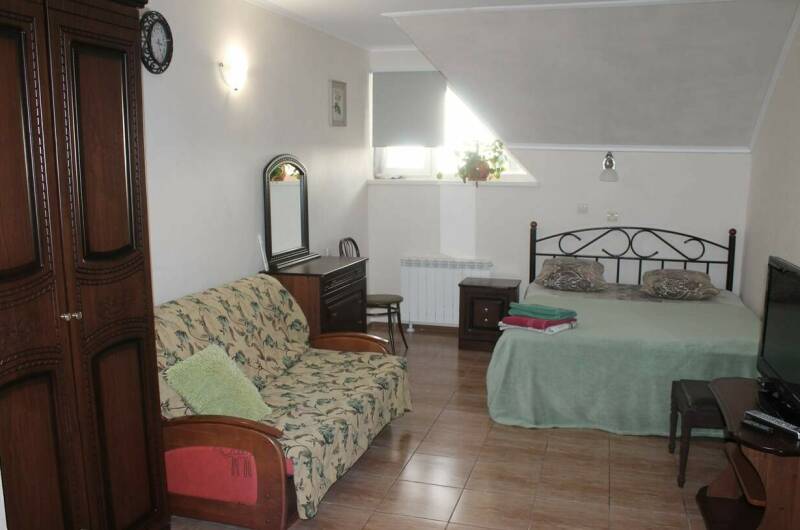 № 8 «Номер на 3−4 человека со своей террасой»