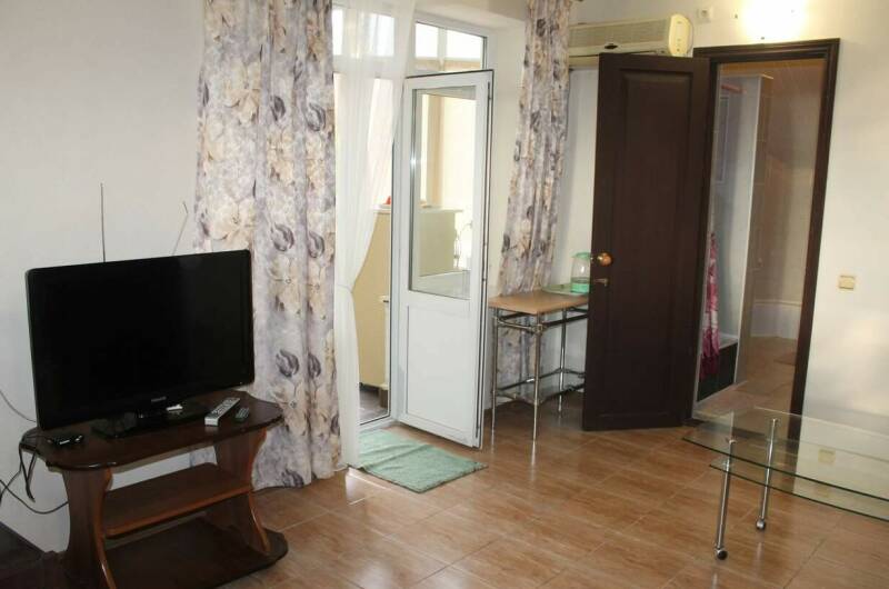 № 8 «Номер на 3−4 человека со своей террасой»